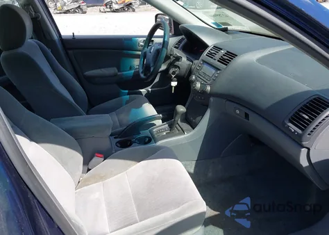 2004 Honda Accord 2.4 Lx из США, поврежденный, VIN 1HGCM563X4A117120